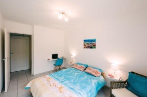Couleur Turquoise, T5 avec une terrasse de 70m², proche centre